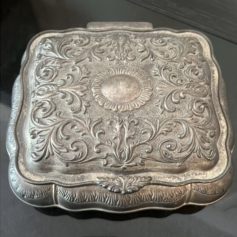 Godinger Silver Art Co. Silver Ornate Jewelry Box - Picture 4 of 15